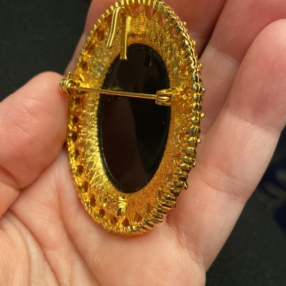 VINTAGE Brooch Signed by CELEBRITY NY. - Picture 4 of 5